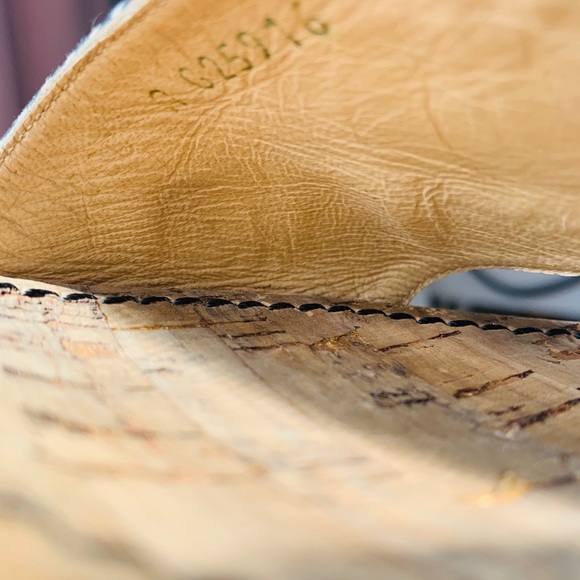 ♥️SOLD to a lovely Buyer!♥️Chanel Logo Wedge - Picture 9 of 9